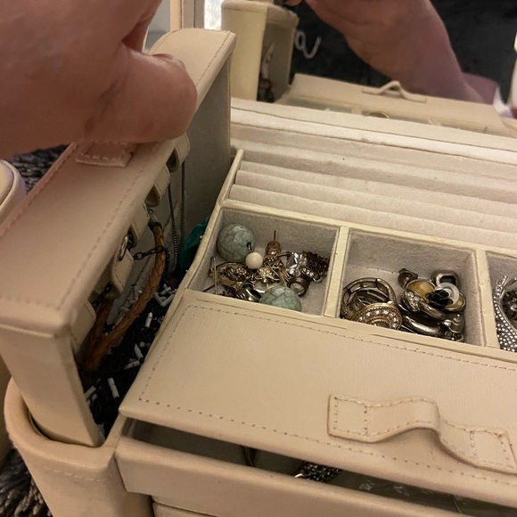 A set of two Pottery Barn cream leather jewelry boxes. - Picture 8 of 15